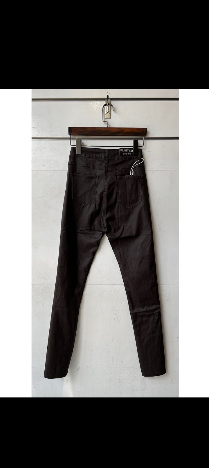 Pantalon enduit skinny et fourré à l'intérieur